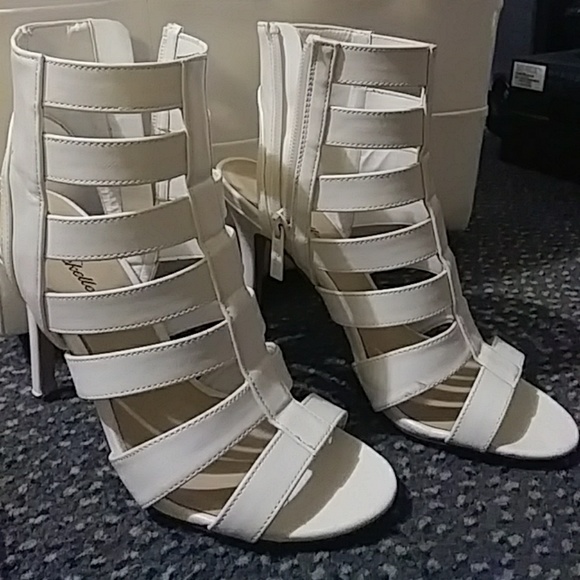White Heels - Picture 1 of 7